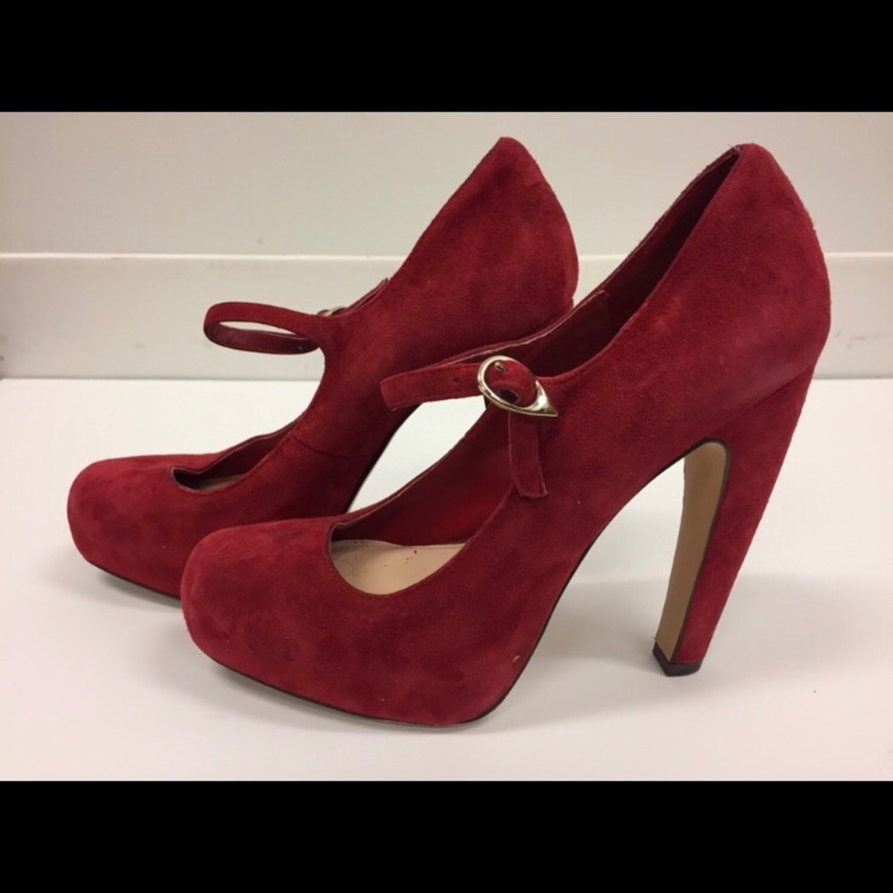 Dulce Vita Red Pumps